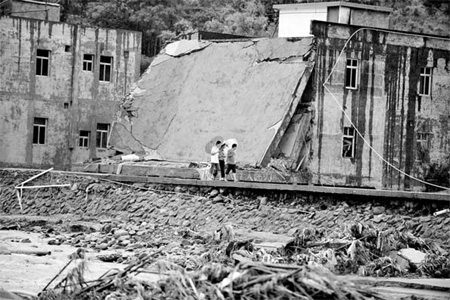 Task force set up to probe discharge in dam collapse