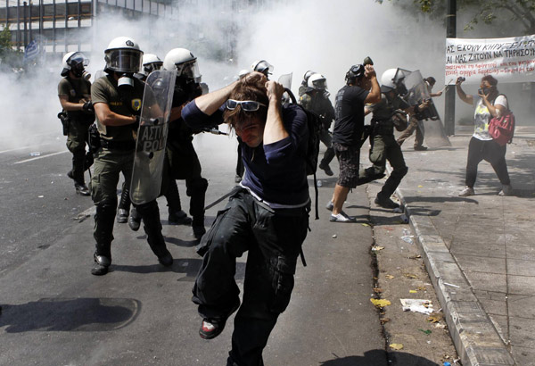 Greeks protest against austerity measures