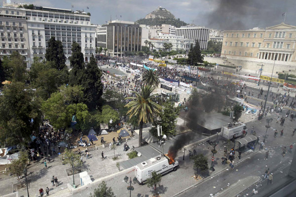 Greeks protest against austerity measures