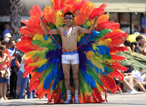 US troops march in San Diego's gay pride parade