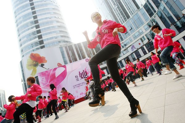 Beijing dancers are pretty in pink