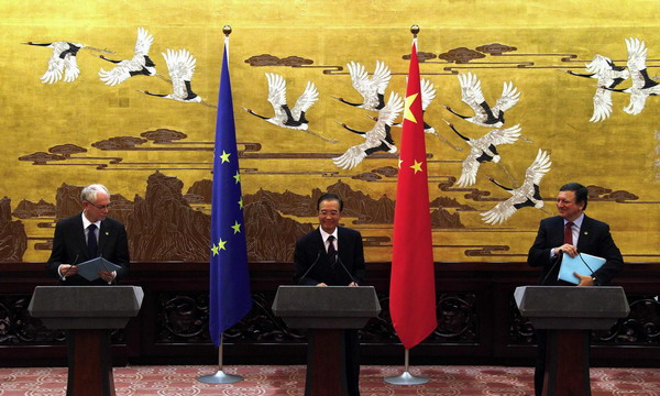 China, EU hold summit on debt crisis, ties