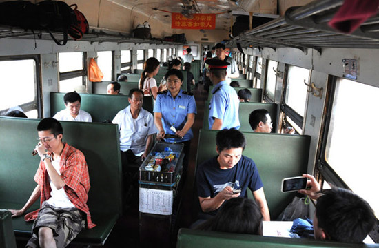 Fans gather for train's last ride