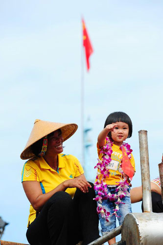 Fishing fleet returns to Sanya Port