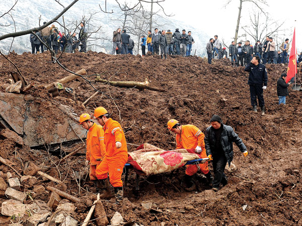 46 dead after landslide in the southwest