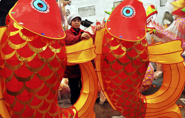 Lantern on sale to welcome Spring Festival