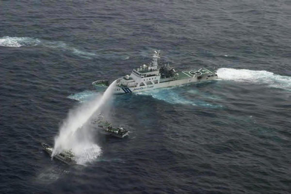 Taiwan, Japan ships confront near Diaoyu Islands