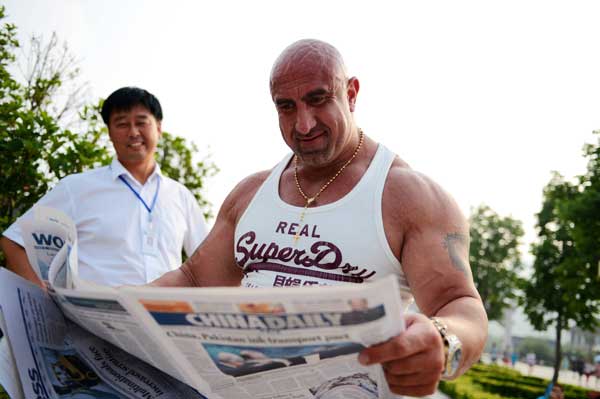 Strongman contestants visit Shaolin Temple