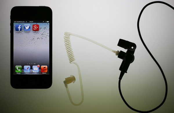 Apple to probe phone charging death