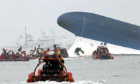 Death toll of South Korean ferry sinking rises to 33