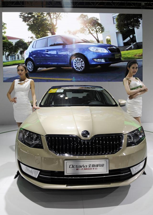 Orders set record at Zhengzhou auto show