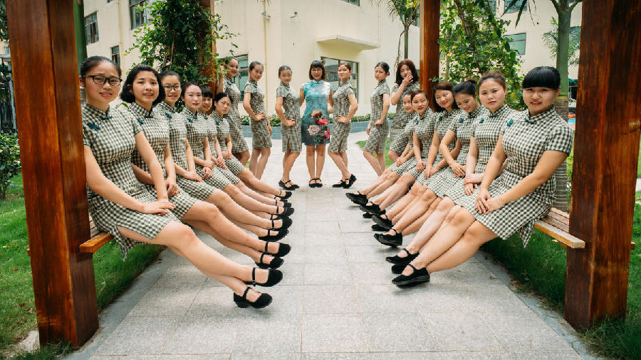 'Chi-pao teachers' found in Guangdong
