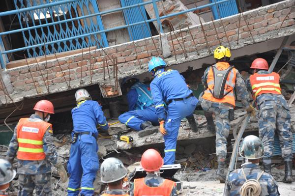 Chinese rescuers in Katmandu for relief work