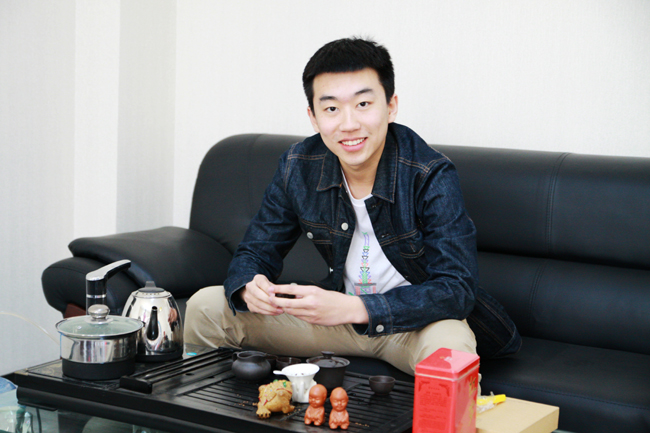 Post-95 entrepreneur aims to bring China's agriculture online