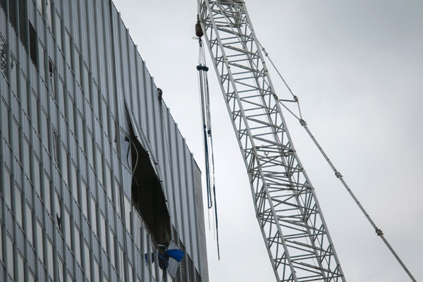 Ten injured in crane accident in New York's Midtown Manhattan
