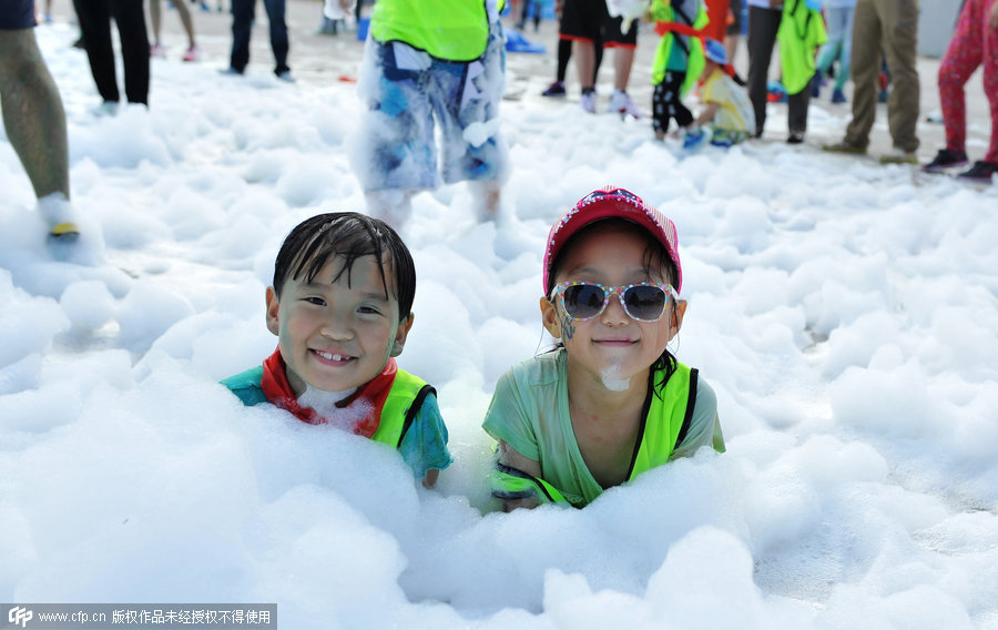 Bubble Run brings fun to Shenyang