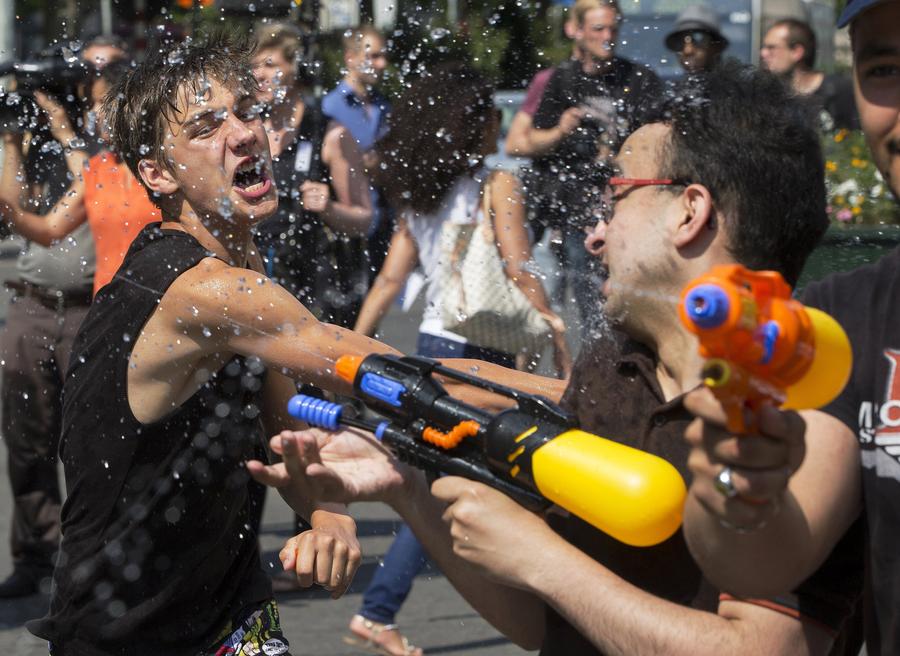 Unusual heat wave sweeps across Europe