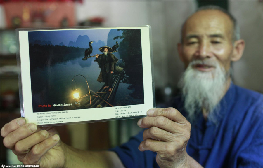 Grandfathers' model life on the Lijiang River