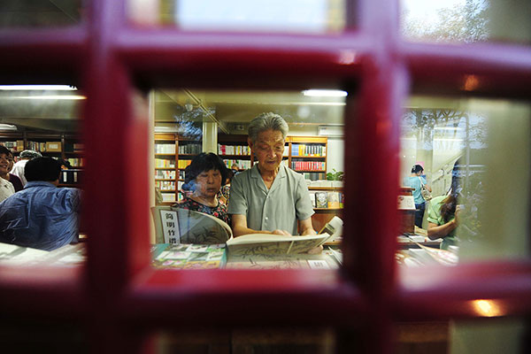 24-hour bookshop in rebuilt Beijing tower draws visitors