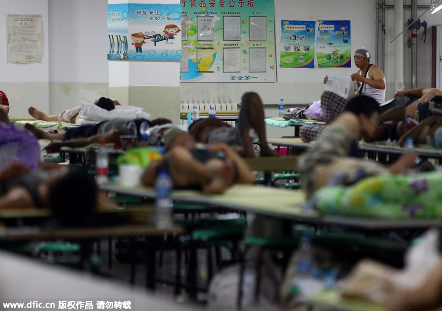 School turns into place of shelter in Tianjin