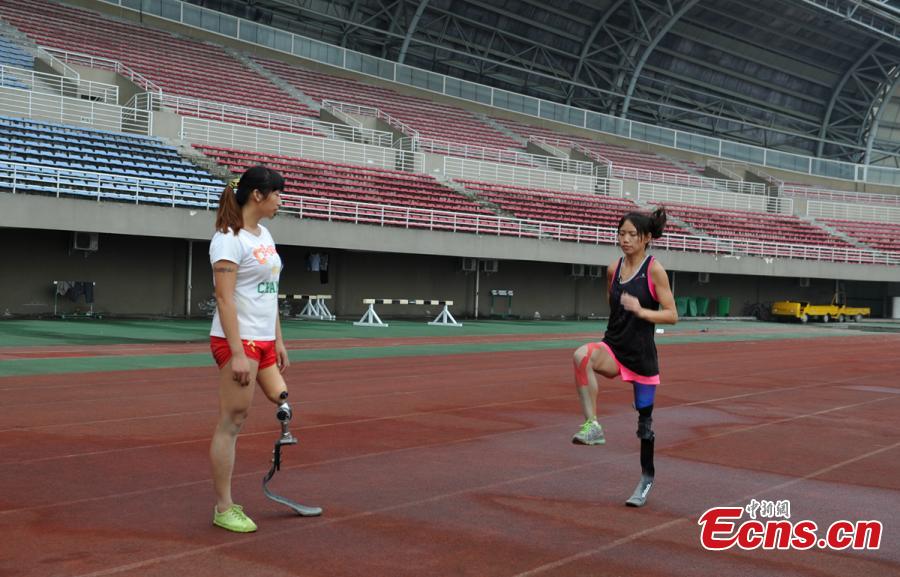 Chinese 'blade runners' fight for sports dreams