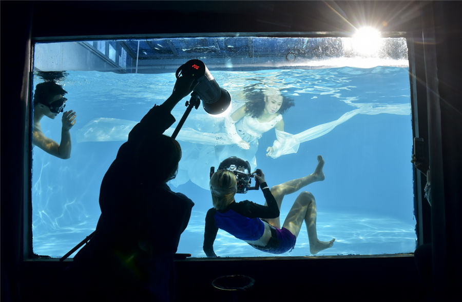 'China's most beautiful female underwater photographer'