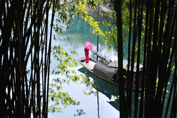 The gorgeous gorges on Yangtze River