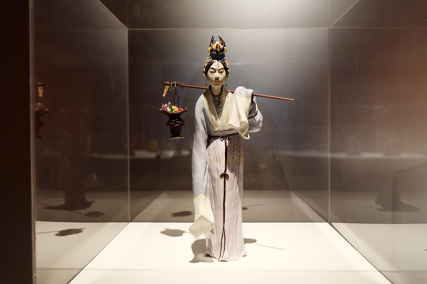 Museum surveys 100 years of Chinese art in exhibit