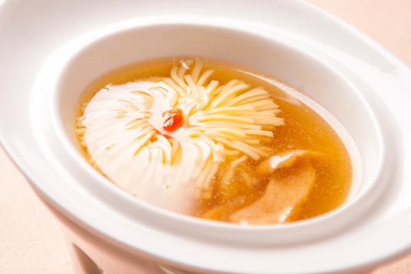 Beijing restaurant puts Yunnan mushrooms in spotlight
