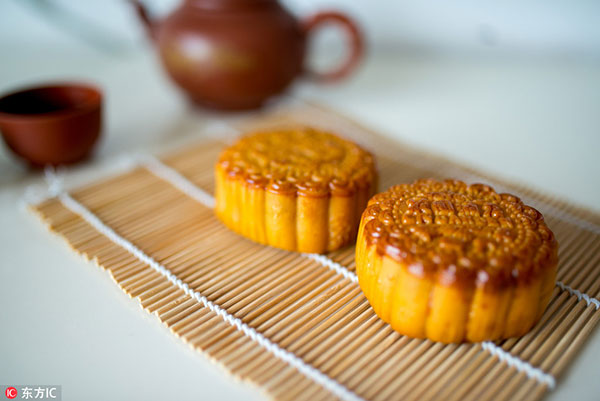 Smaller, low-calorie mooncakes popular as Chinese avoid extravagance, overweight