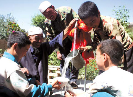 Dongxiang Special: China Daily: Helping hand for poverty relief since 1999