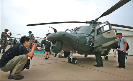 PLA gives rare demo of helicopter