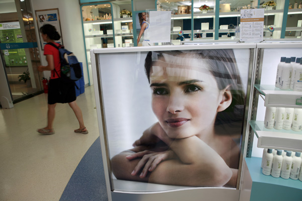 Foreign firms show way in direct selling