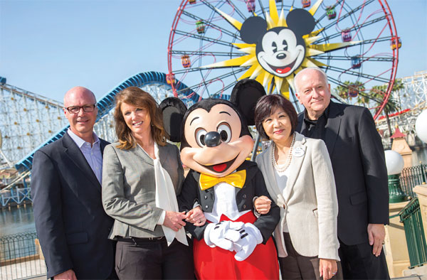 Largest Chinese group ever is visiting US