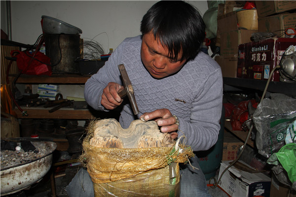 Silversmith carries on ancestral tradition