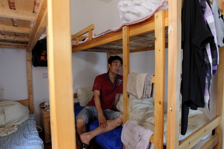 Hostels provide refuge for city job seekers