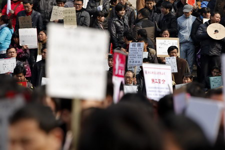 Small firms struggle with labor shortage