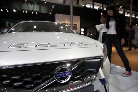 China's July car sales edge up