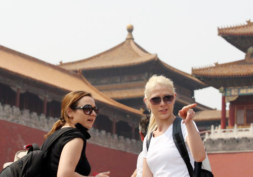 Int'l tourists may visit Beijing visa-free
