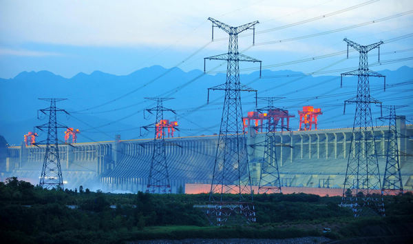 Three Gorges Dam at full capacity