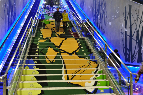 Doodle-design subway station for Chongqing passengers