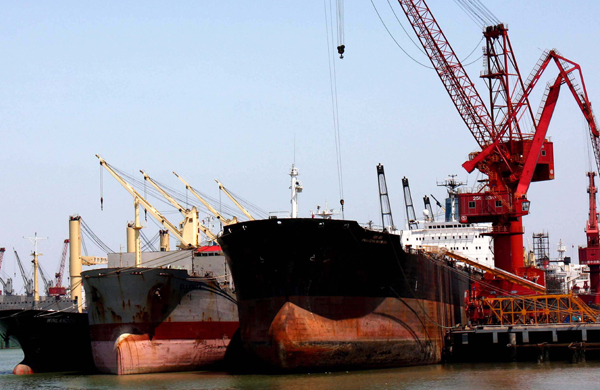 COSCO shipyard joint venture to close, as losses mounting