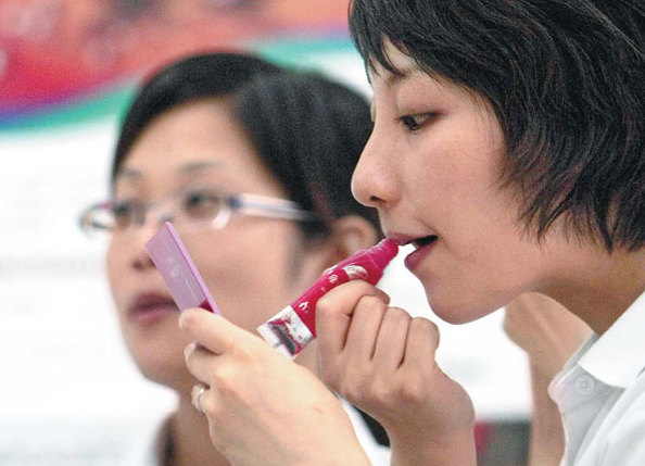 'Lipstick effect' hits China as economy slows