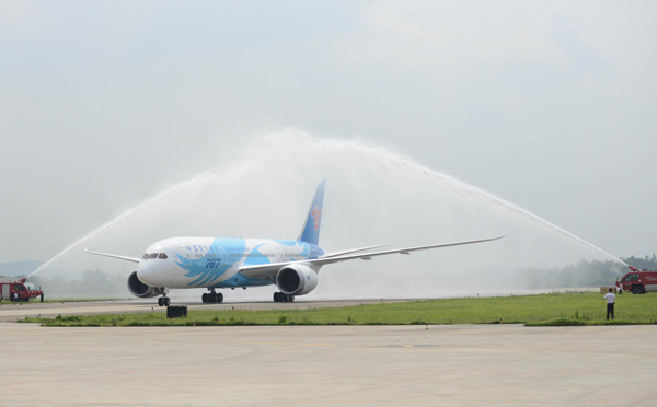 China's first Boeing 787 delivered