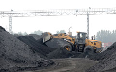 China to close nearly 2000 small coal mines