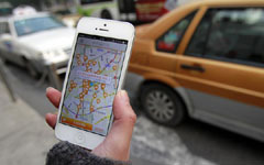 Uber drives into Beijing with vehicle app