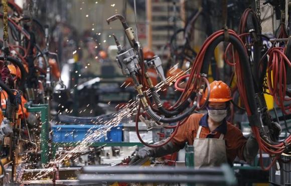 China's manufacturing activity at three-month low: HSBC