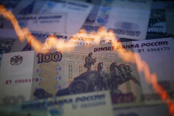 Mixed views on how rouble's fall will affect China