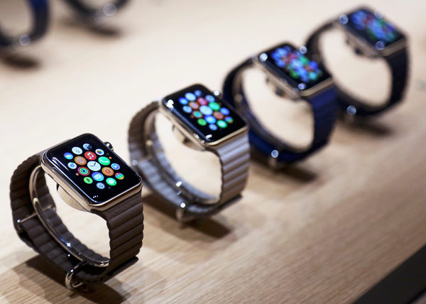 Faulty component puts Apple Watch behind time