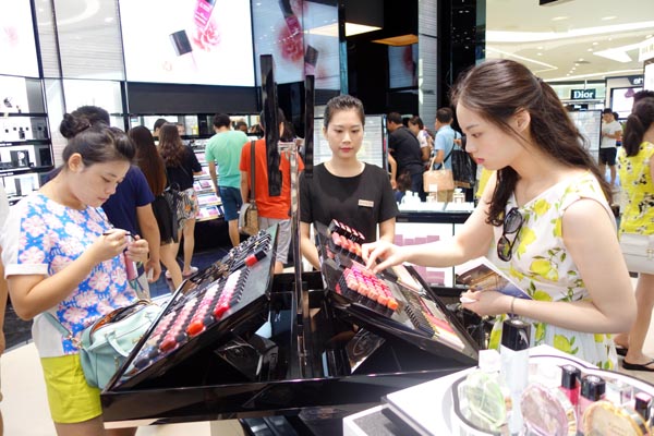 China slashes import tax on skincare to shoes to spark domestic demand